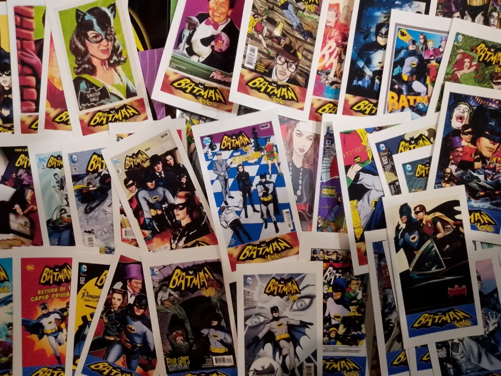 Batman 66. 12 Glossy/laminated lobbymarkers/40 Mini cards., image 3