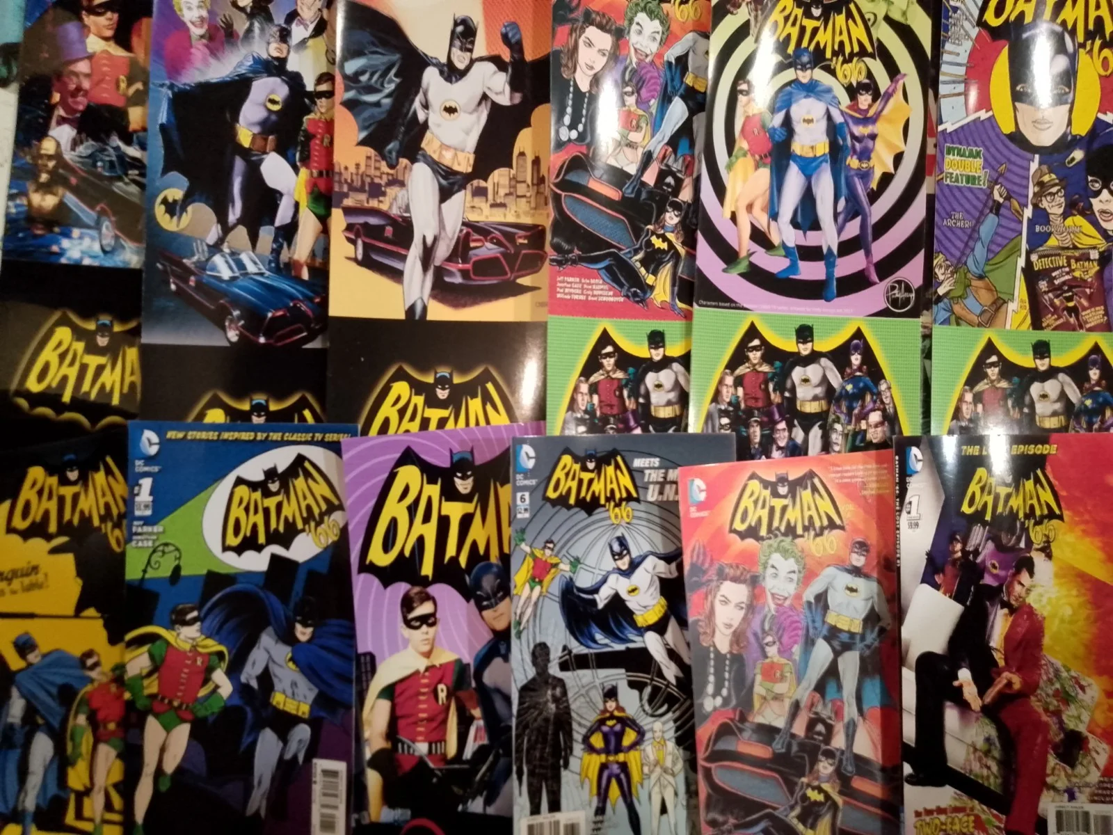 Batman 66. 12 Glossy/laminated lobbymarkers/40 Mini cards., image 5