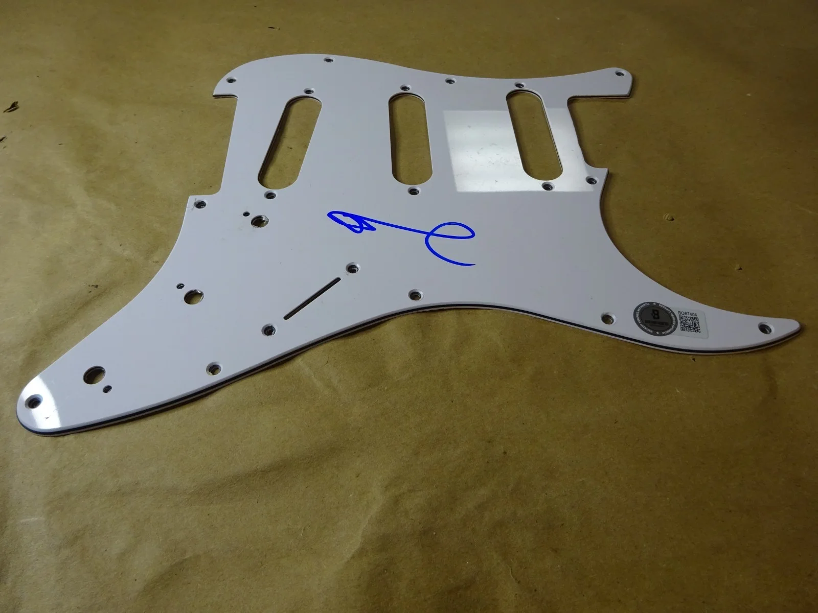 Signed Donnie Wahlberg Autographed Pick Guard Beckett BAS COA NKOTB, изображение 2