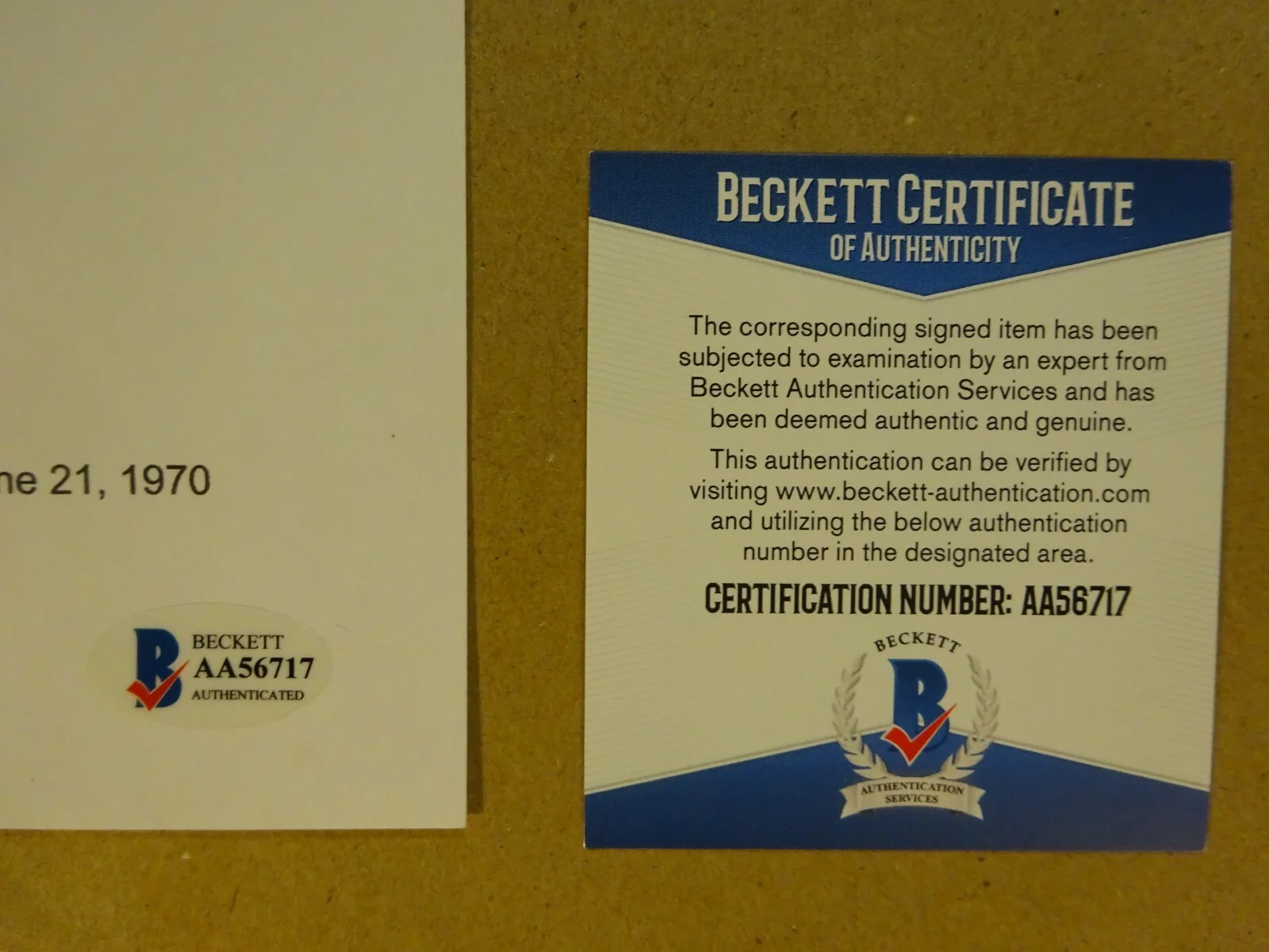 John Voight — Autographed JOHN VOIGHT Signed CATCH-22 Script Cover BECKETT BAS COA, image 5