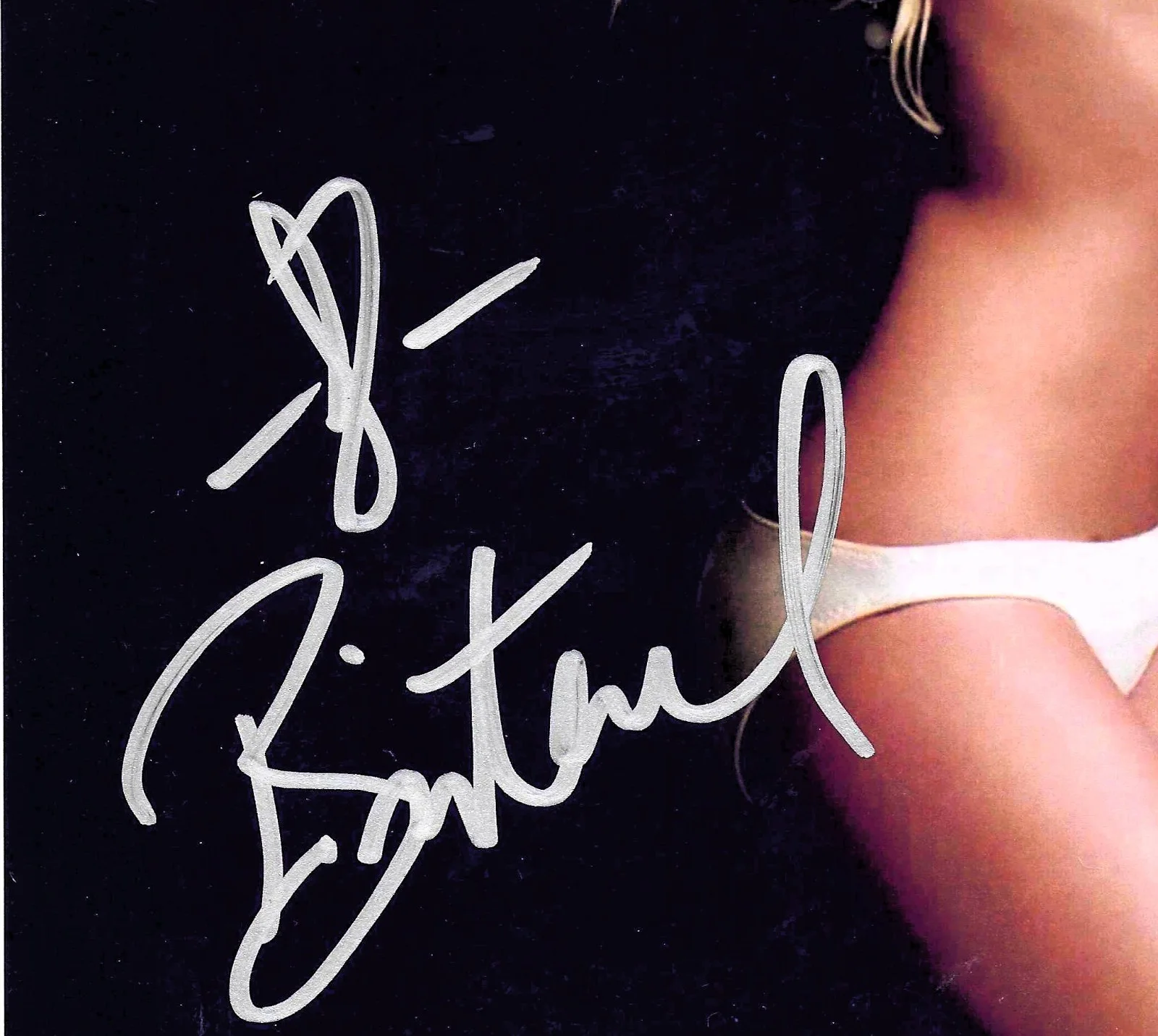 Britney Spears Autographed Photo with COA 8 ¼ X 11 ¾, изображение 2
