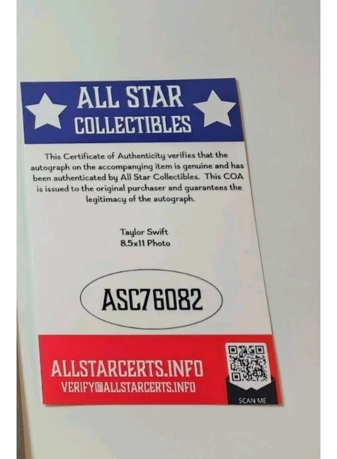 Taylor Swift Autograph With COA, image 2