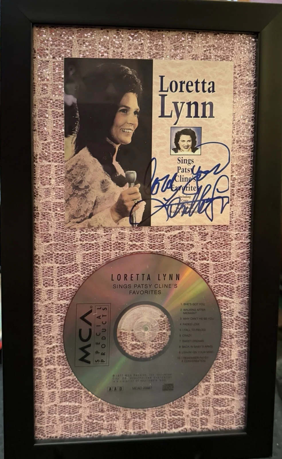 Loretta Lynn “Sings Patsy Cline Songs” CD Autographed & Framed, image 2