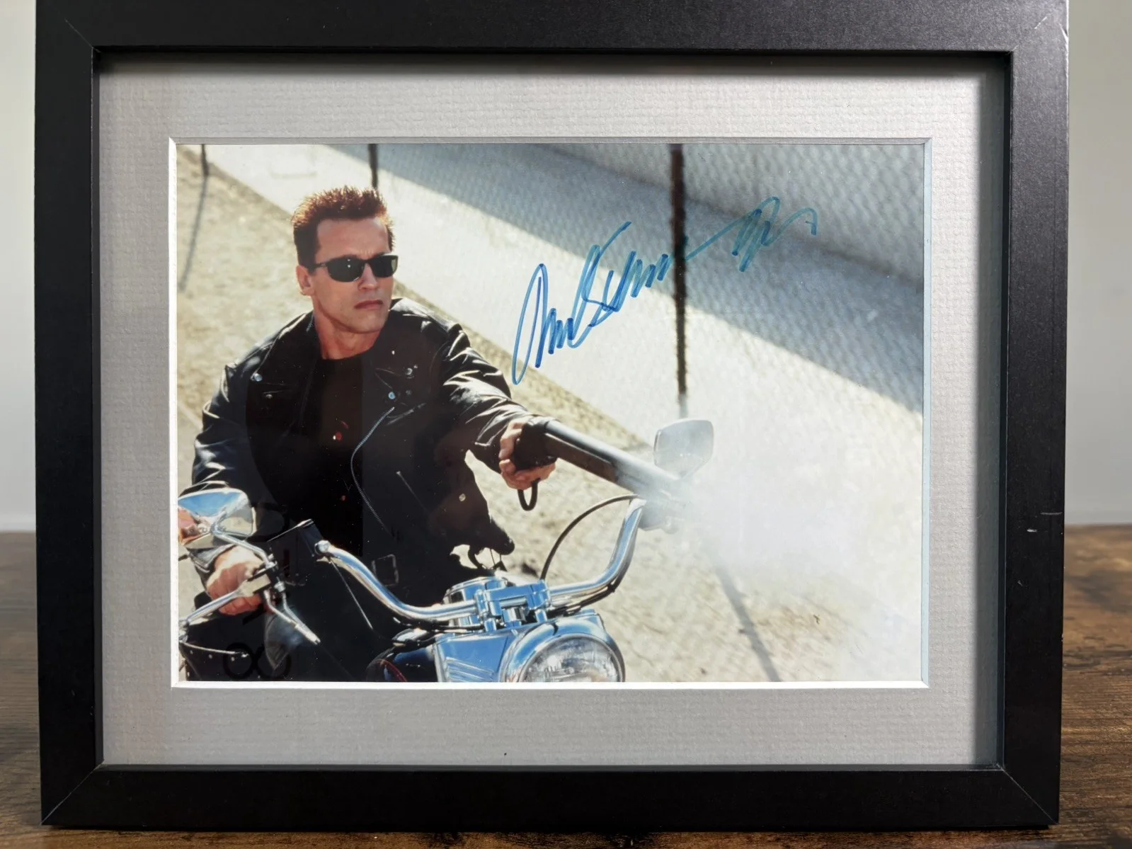 Arnold Schwarzenegger Signed 8x6 Framed Photo Autographed COA, image 2