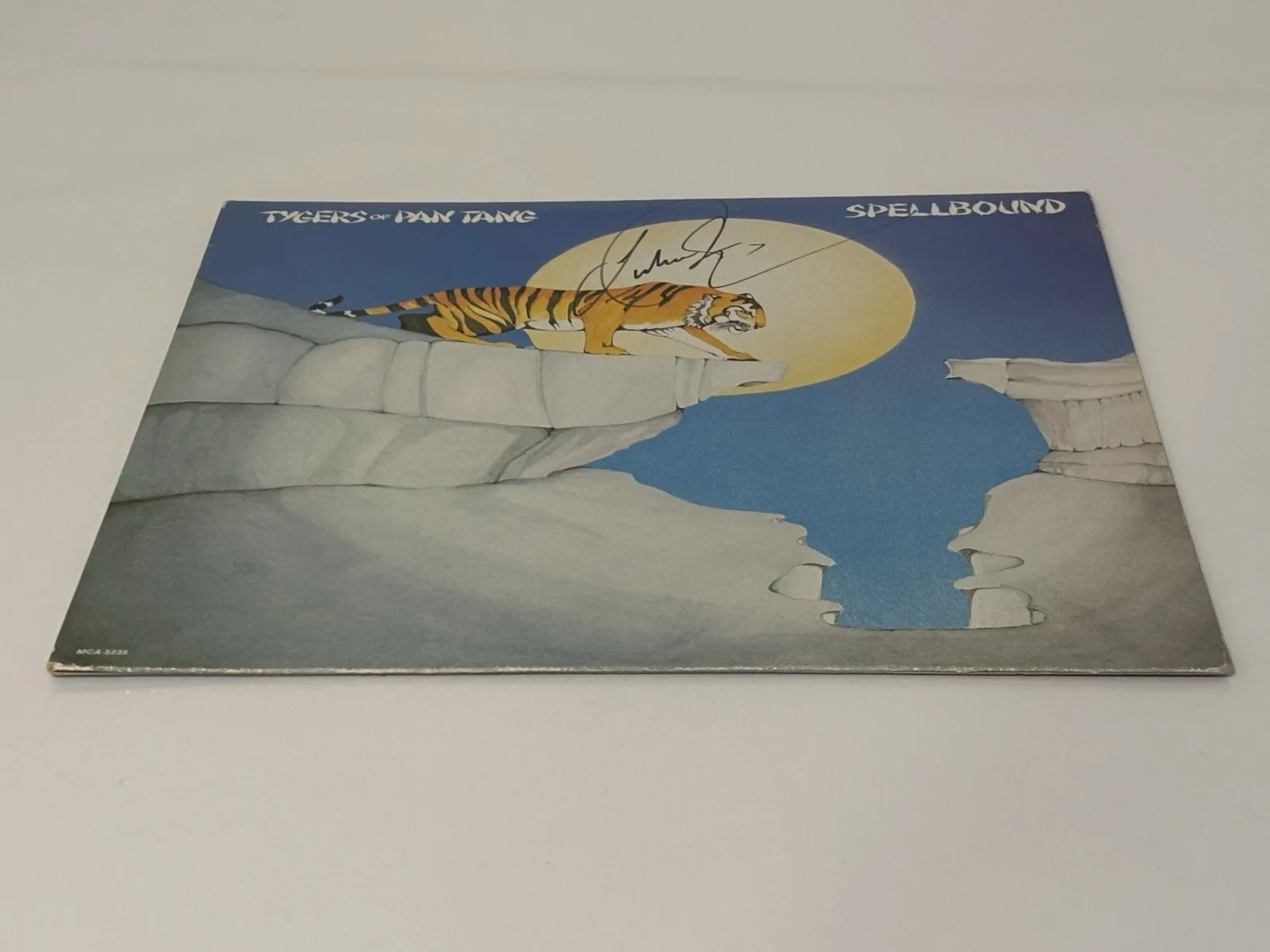 Tygers of Pan Tang Spell Bound LP Vinyl John Sykes Signed Autographed JSA COA, изображение 3