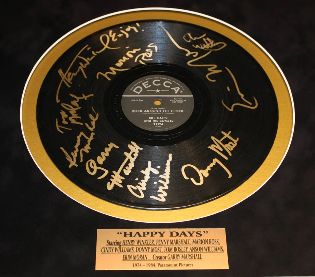 CAST — HAPPY DAYS, LAVERNE & SHIRLEY 9 Signed Autographs, Frame, COA DVD CINDY WILLIAMS, изображение 4