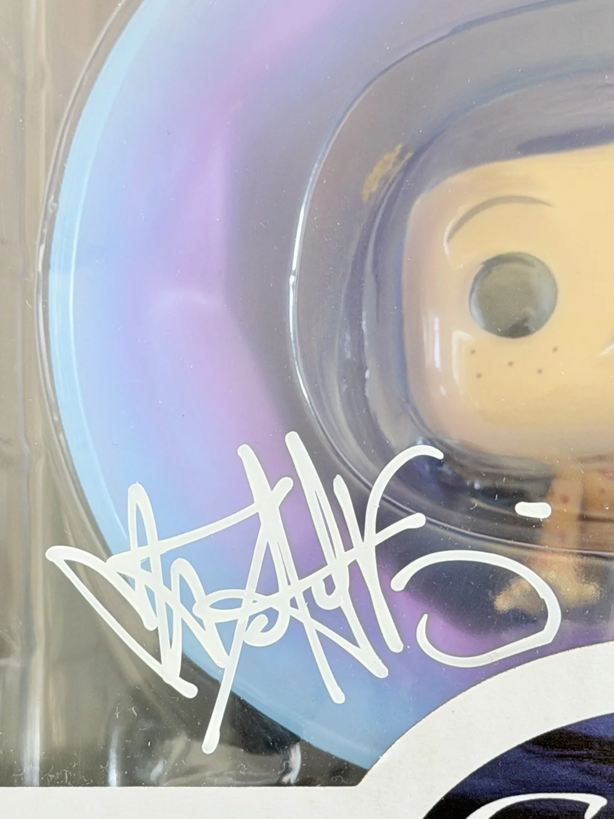 Dakota Fanning — DAKOTA FANNING SIGNED FUNKO POP 1643 CORALINE IN TUNNEL AUTOGRAPH PSA-E, image 2