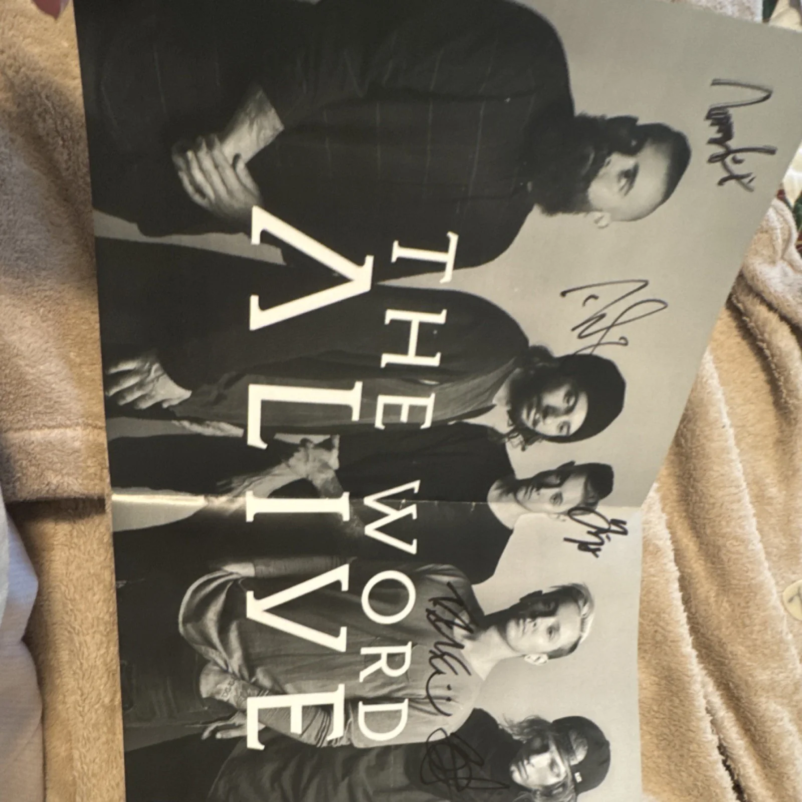 The Word Alive Signed Poster lot, image 3