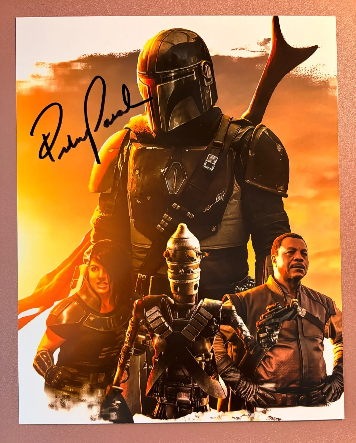 Pedro Pascal — Pedro Pascal Signed•STAR WARS: THE MANDALORIAN•Hologram Sticker & COA, image 2