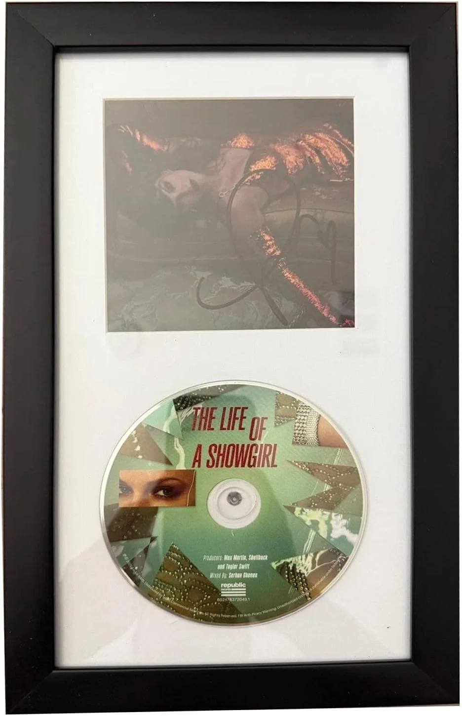 Taylor Swift Signed Showgirl #2 CD Framed Display 6.5x12 Autographed Case, изображение 2
