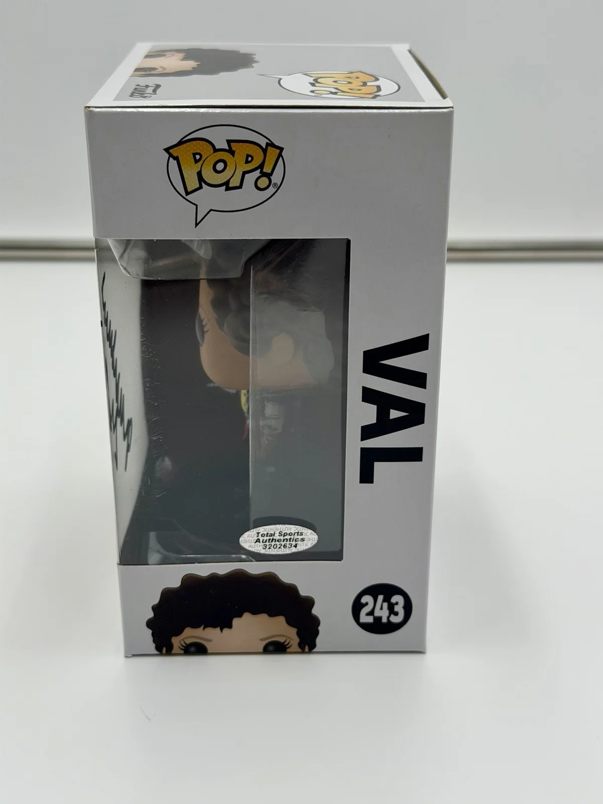 Thandie Newton — Thandie Newton Thandiwe Signed Val SoloA Star Wars Funko Pop TSA COA w/protector, изображение 3