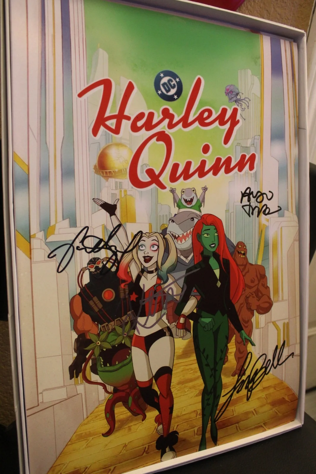 Cast Members — Signed Poster - Harley Quinn - DC - Lake Bell, Kaley Cuoco, 13x19 + COA., image 2