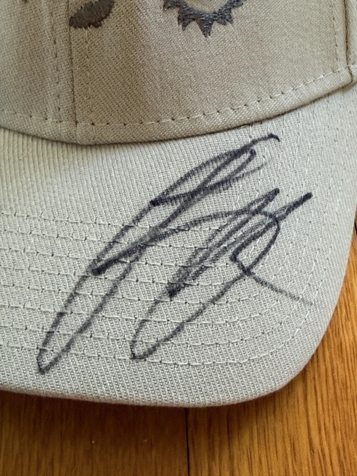 LUKE BRYAN Autographed HFE Fitted Baseball Cap From 2017 Concert in Hartford CT, изображение 2