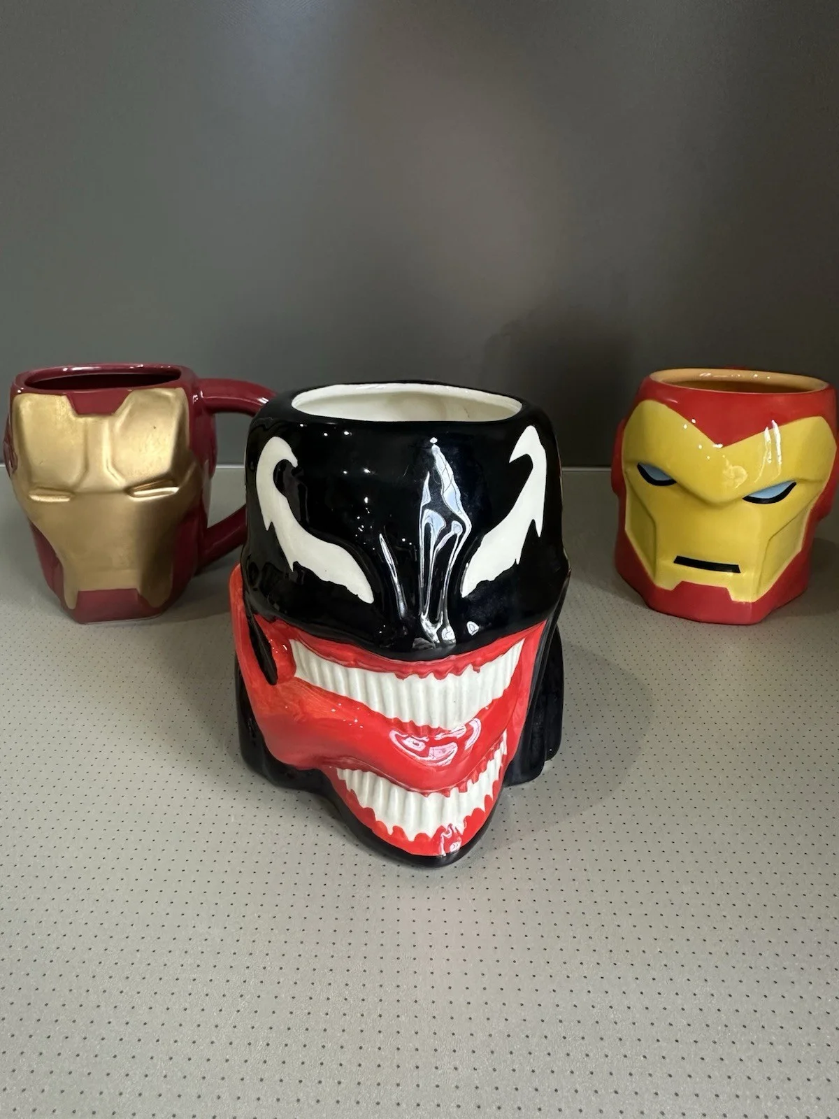 Marvel 3D Character Head Mug Bundle Of 3 - Venum, Gold Iron Man &Yellow Iron Man, изображение 4