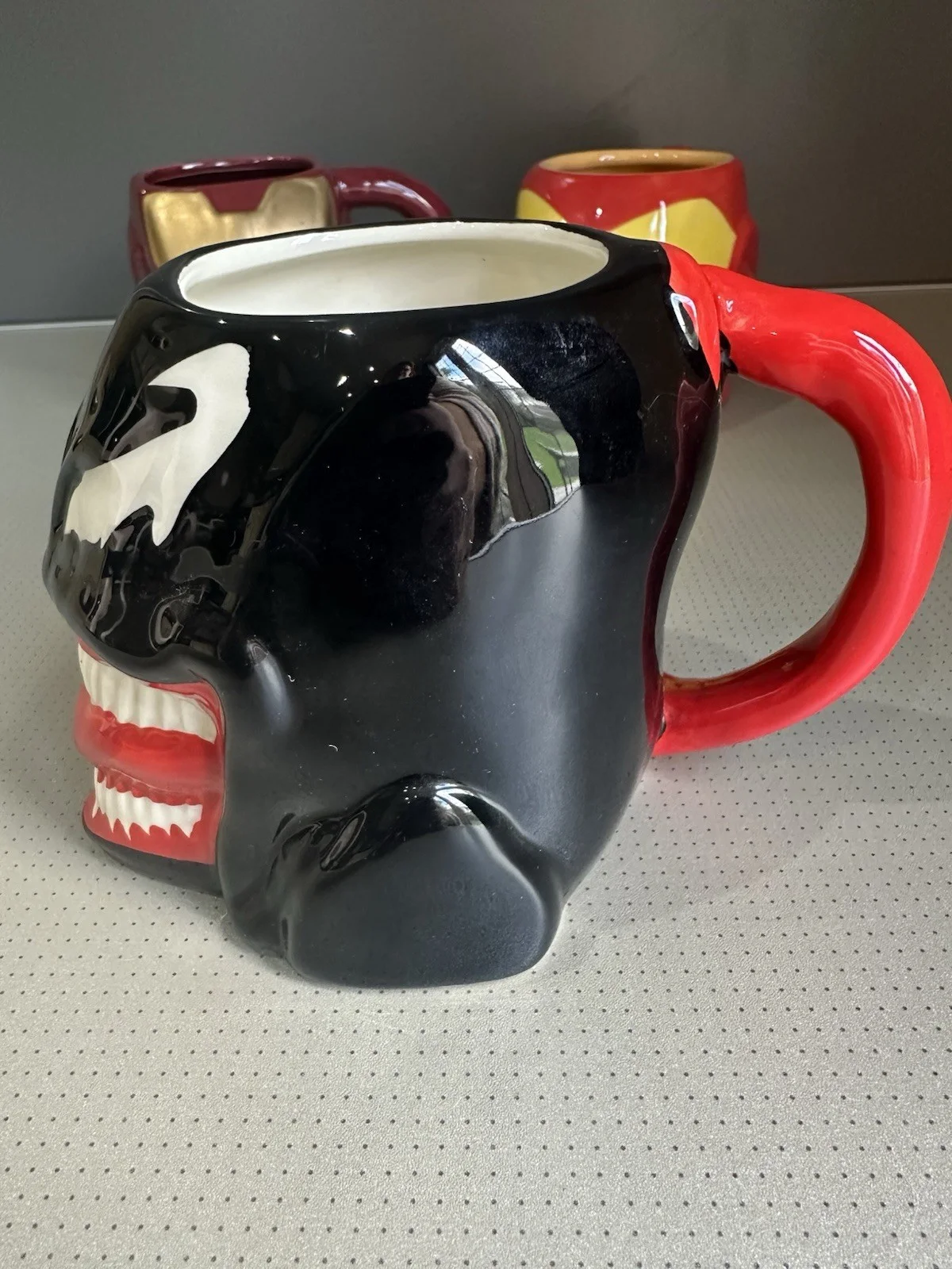 Marvel 3D Character Head Mug Bundle Of 3 - Venum, Gold Iron Man &Yellow Iron Man, изображение 5