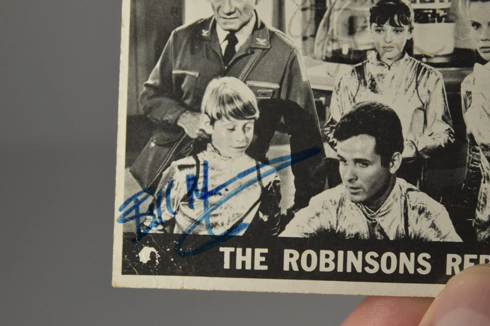 Vintage Lost in Space Autographed Trading Card Robinsons Report 1966, image 5