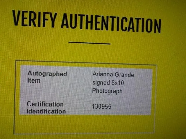 Ariana Grande Signed 8x10 Photo - With COA - Mint, изображение 3