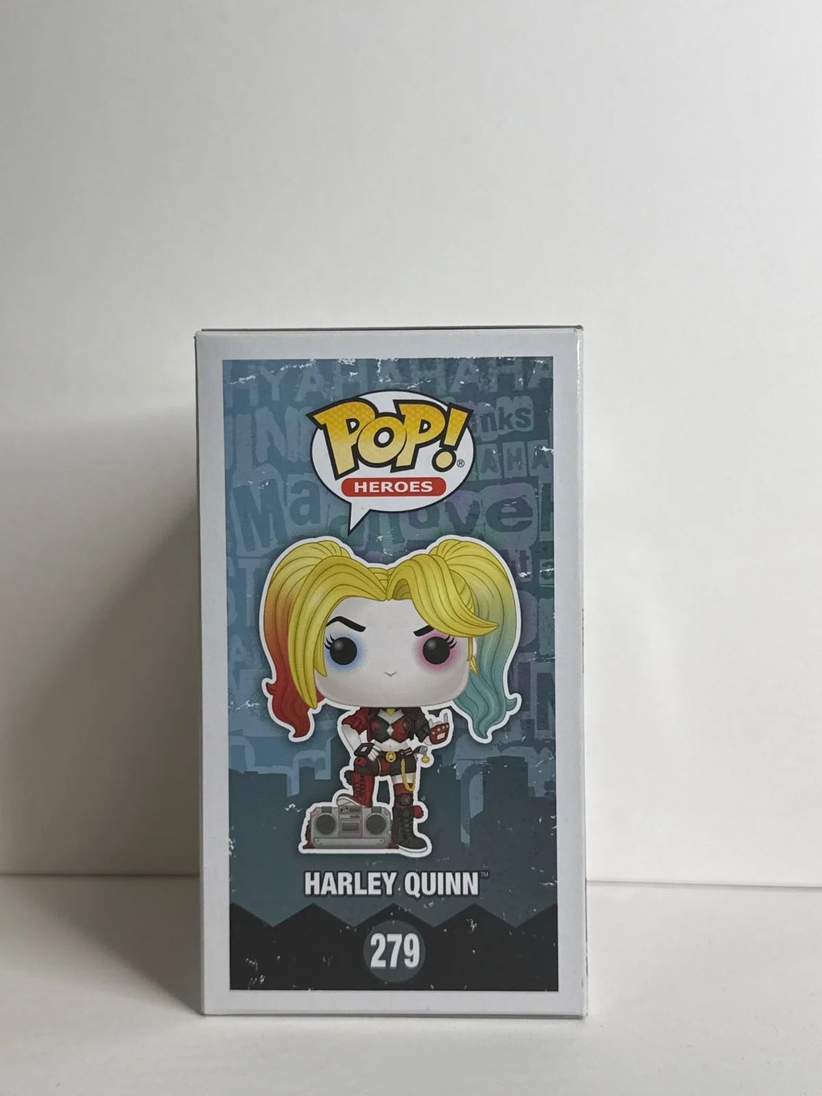 Margot Robbie — Margot Robbie Signed DC Super Heroes Harley Quinn Funko #279 PSA AQ69182, изображение 4