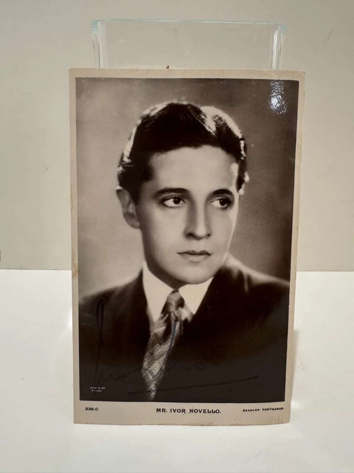 Ivor Novello Signed Autograph Group with Photo, image 3