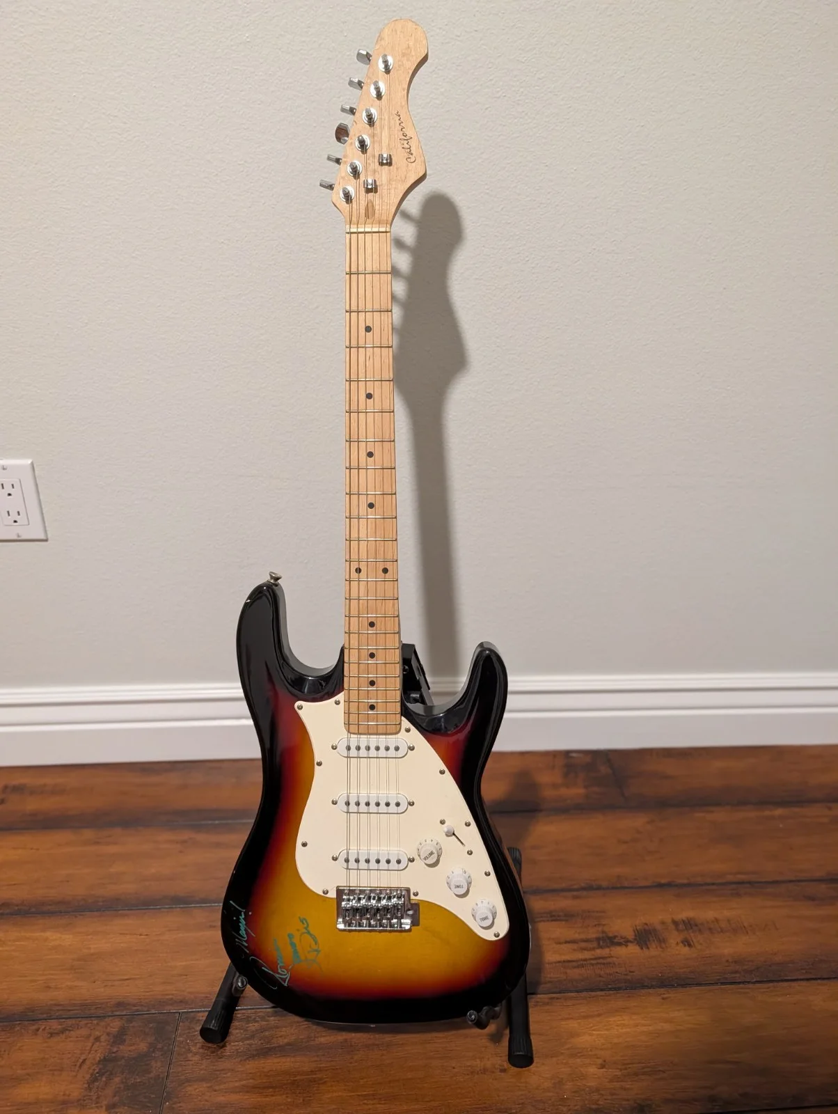 Ronnie James Dio Signed Guitar Sunburst Electric Metal Legend, изображение 3