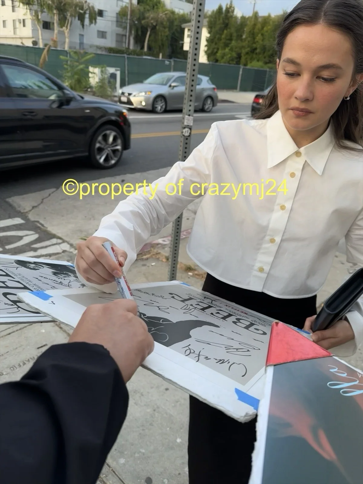 11 Signed Beef Cailee Spaeny Oscar Isaac Carey Mulligan Seoyeon Autograph SWAU, image 3