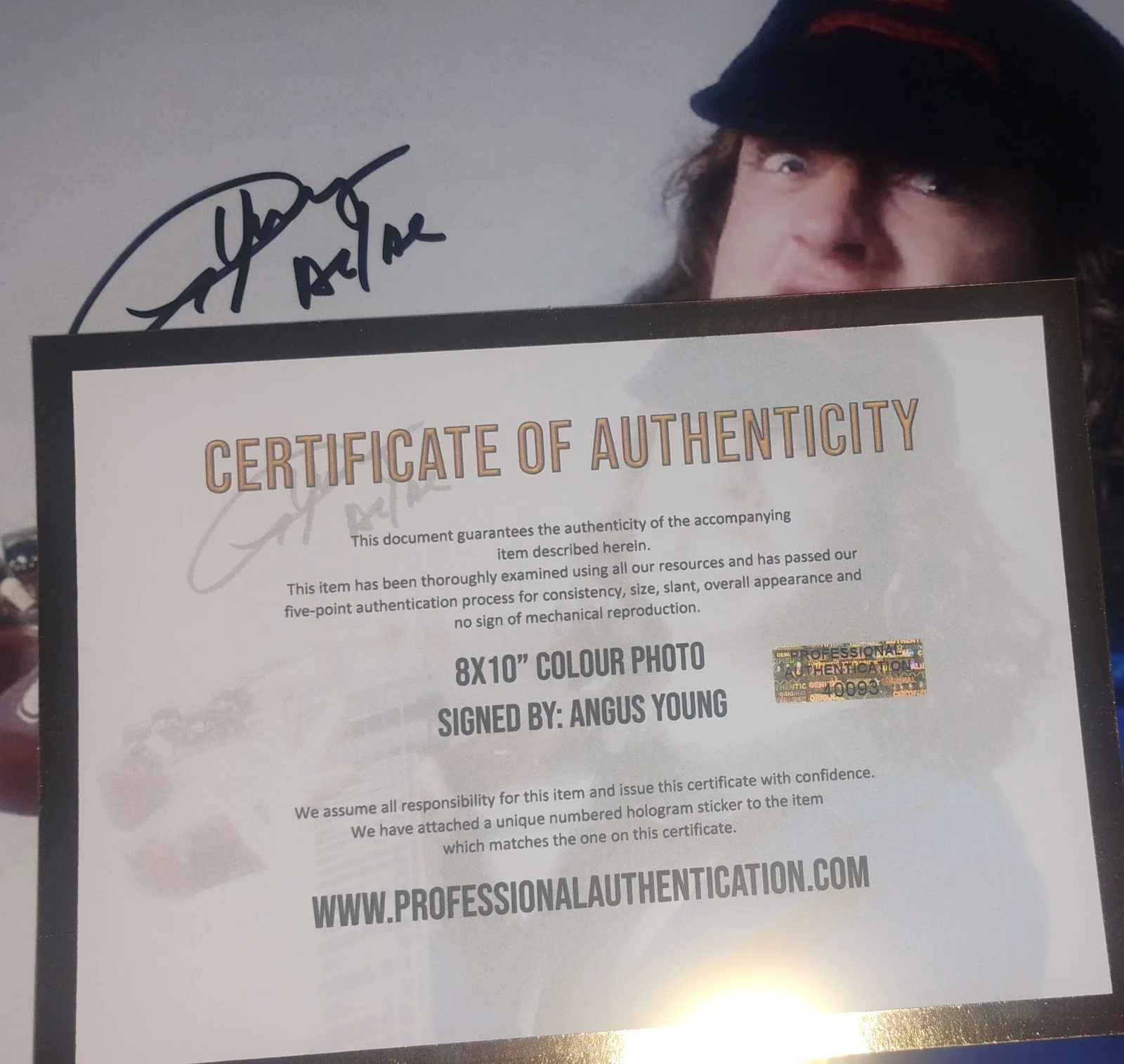 Angus Young Hand Signed 8x10 Photo COA - NO US TARIFFS, image 4