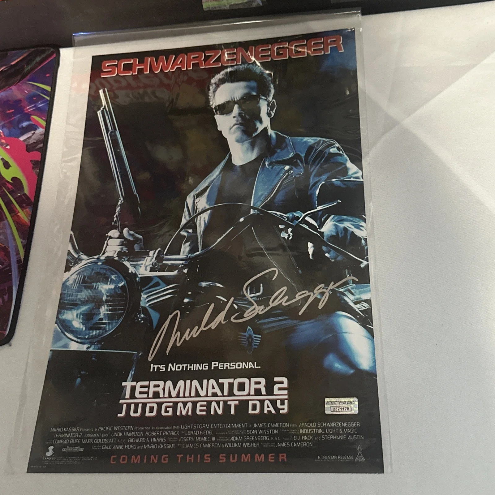 Arnonld Schwarzenegger - Signed 11x17 Photo - “Terminator 2” Mint With COA, image 3