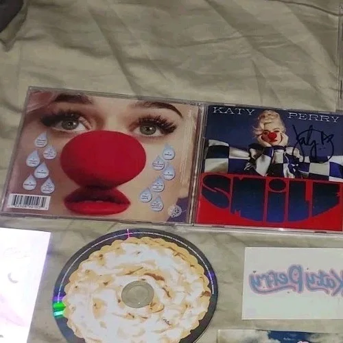Katy Perry Autographed Hand SIGNED CD L@@K A Lot More Lifetime Collections FS, изображение 5