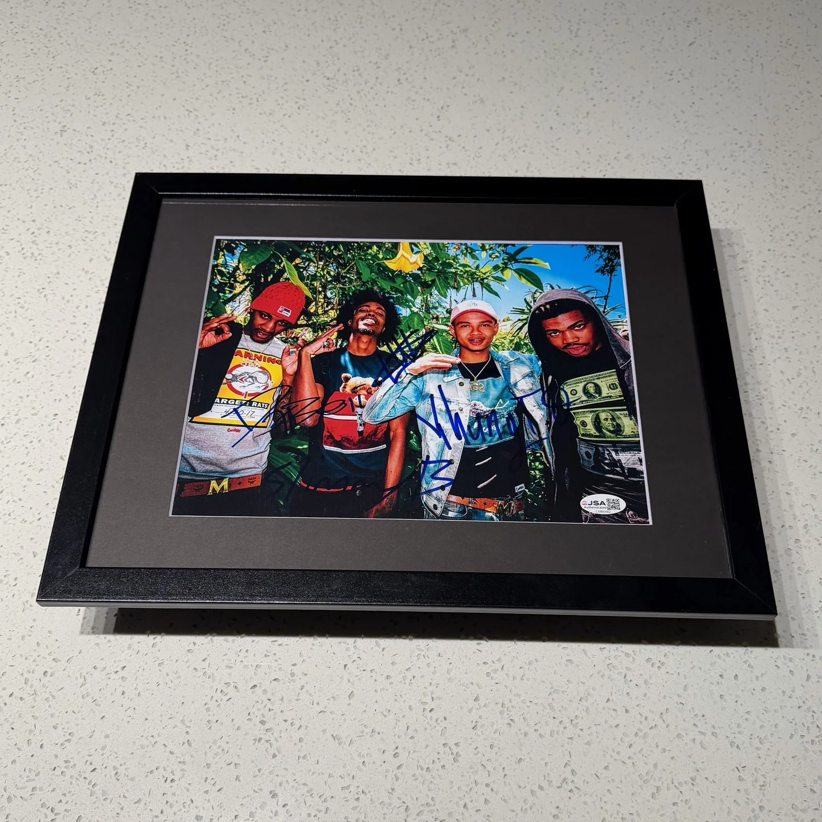 SOB x RBE FULL GROUP SIGNED PHOTO (LUL G, SLIMMY B, YHUNG TO) AUTOGRAPH JSA COA, изображение 2