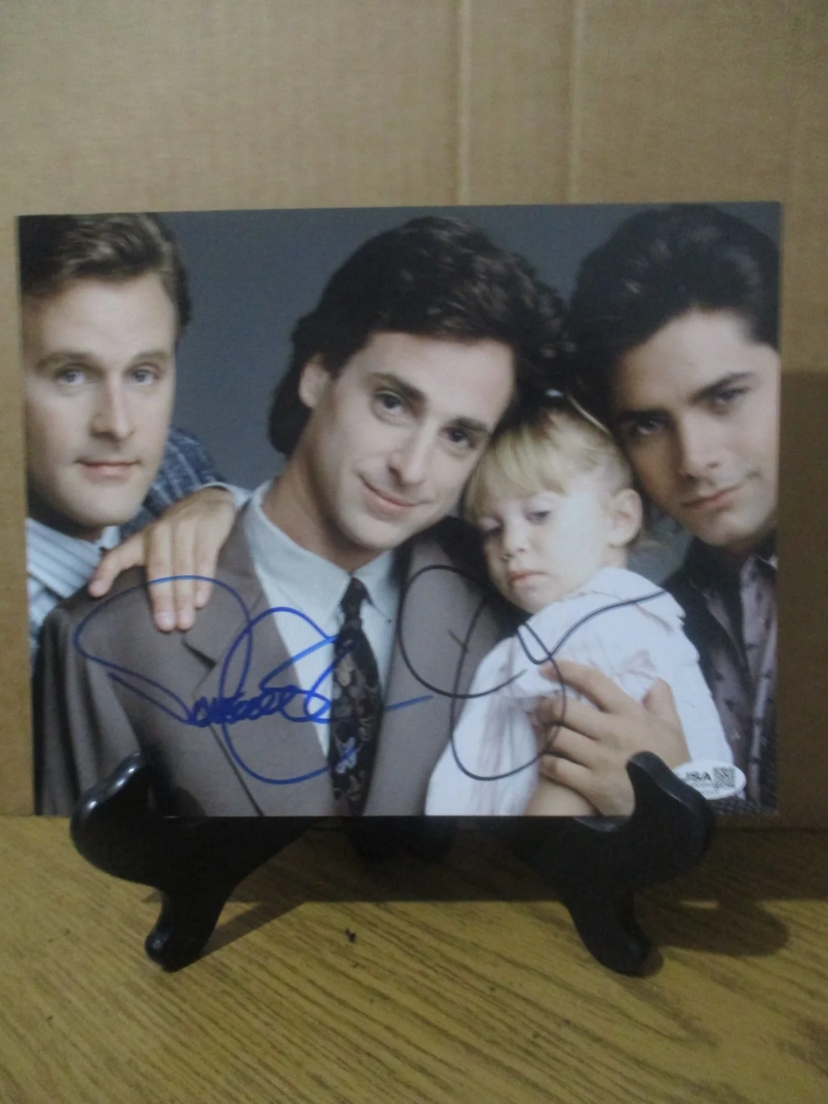 JOHN STAMOS/DAVE COULIER — FULL HOUSE JOHN STAMOS/DAVE COULIER SIGNED/AUTOGRAPHED 8X10 PHOTO JSA CERTIFIED, image 2