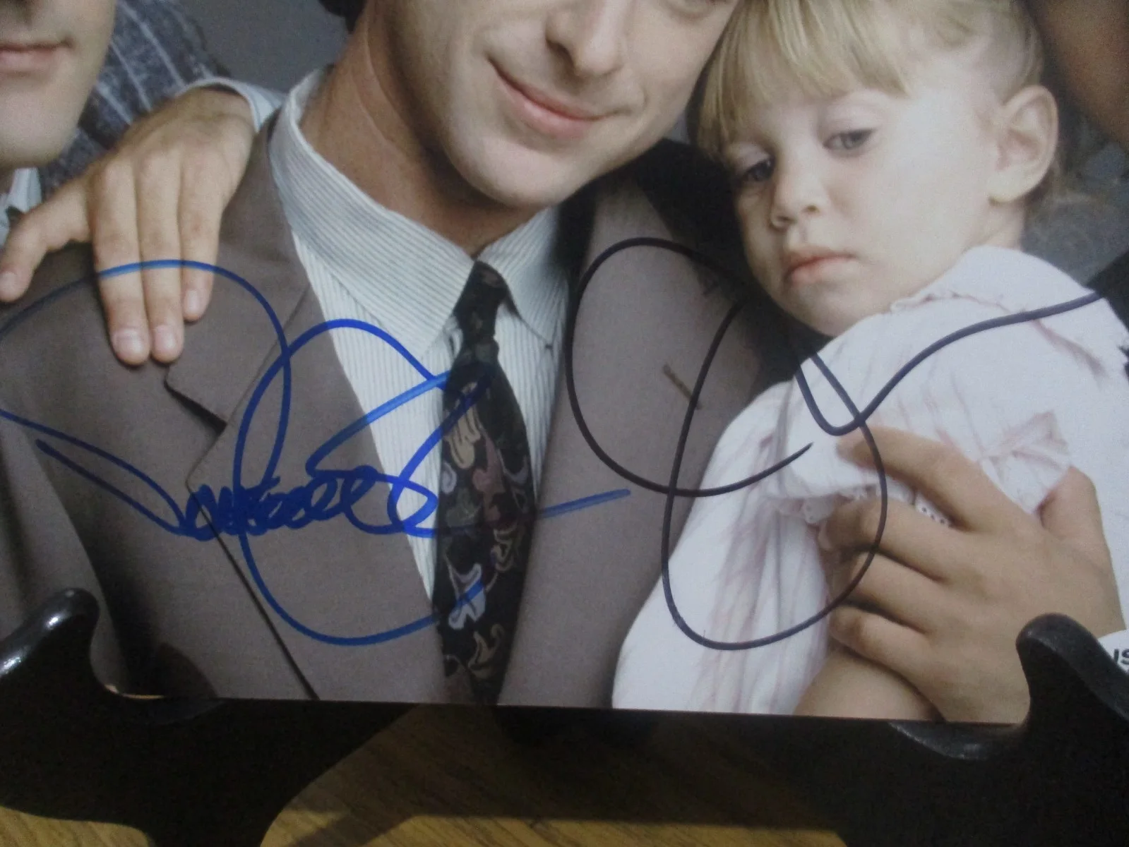 JOHN STAMOS/DAVE COULIER — FULL HOUSE JOHN STAMOS/DAVE COULIER SIGNED/AUTOGRAPHED 8X10 PHOTO JSA CERTIFIED, image 4