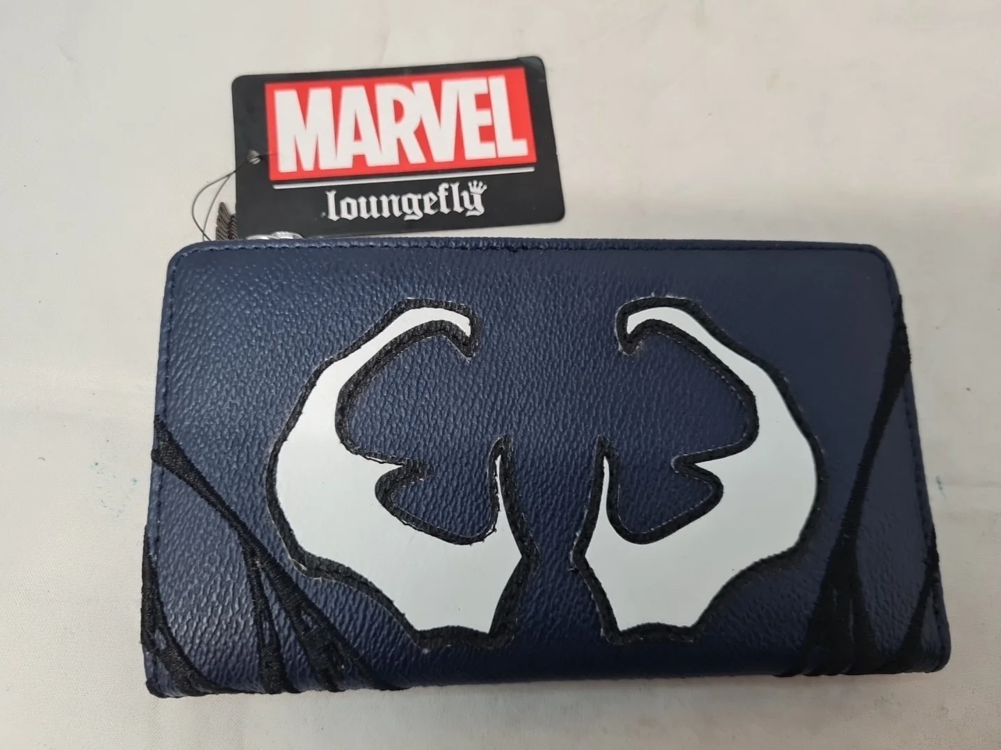 Loungefly Marvel Ladies Wallets Venom & Avengers Endgame, image 2