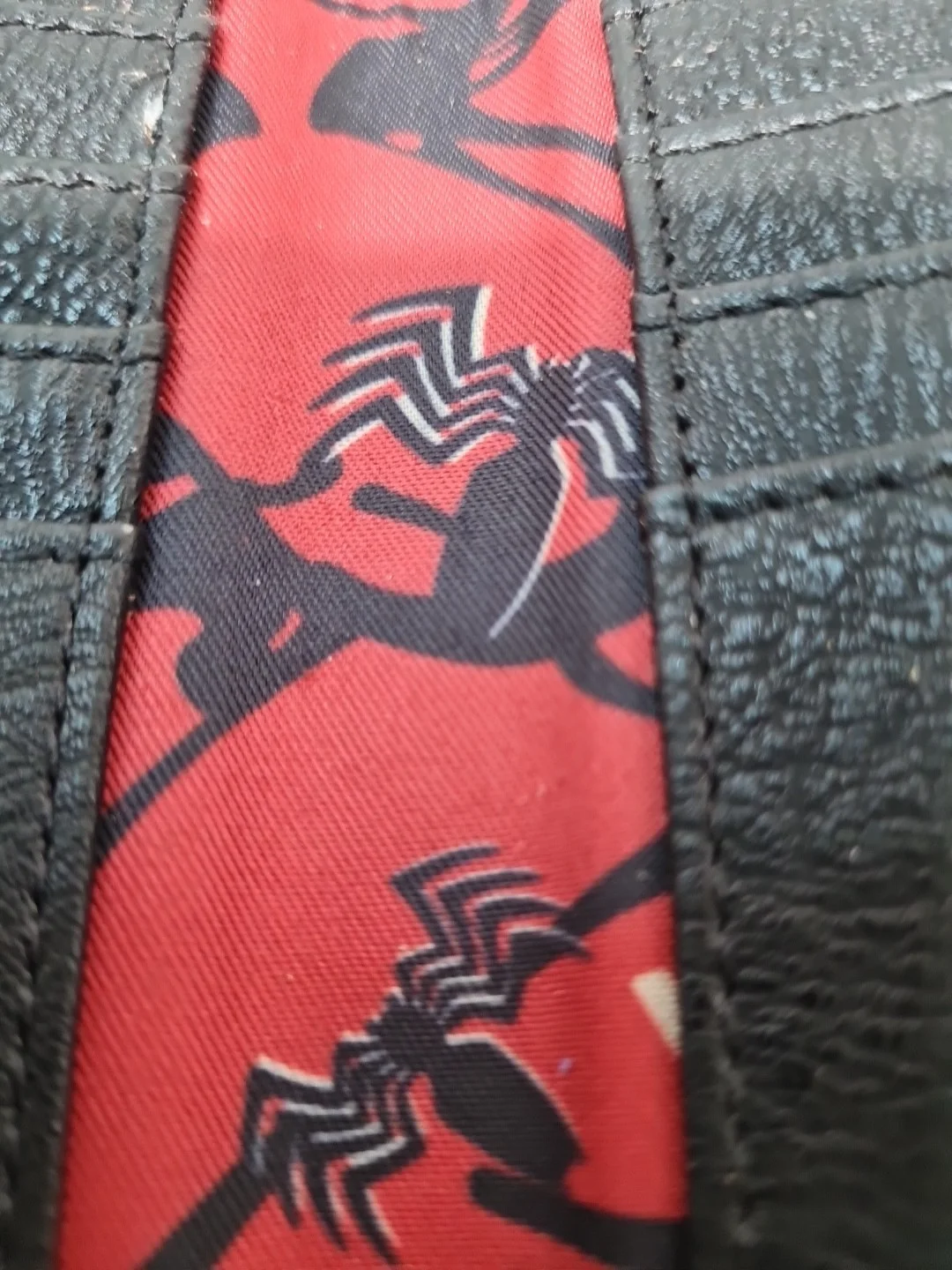Loungefly Marvel Ladies Wallets Venom & Avengers Endgame, image 5