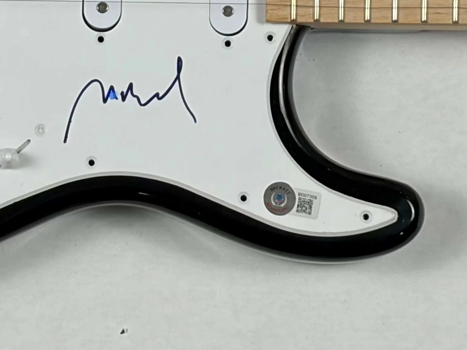 Christopher Guest Spinal Tap Signed Electric Guitar David St Hubbins Beckett COA, image 4