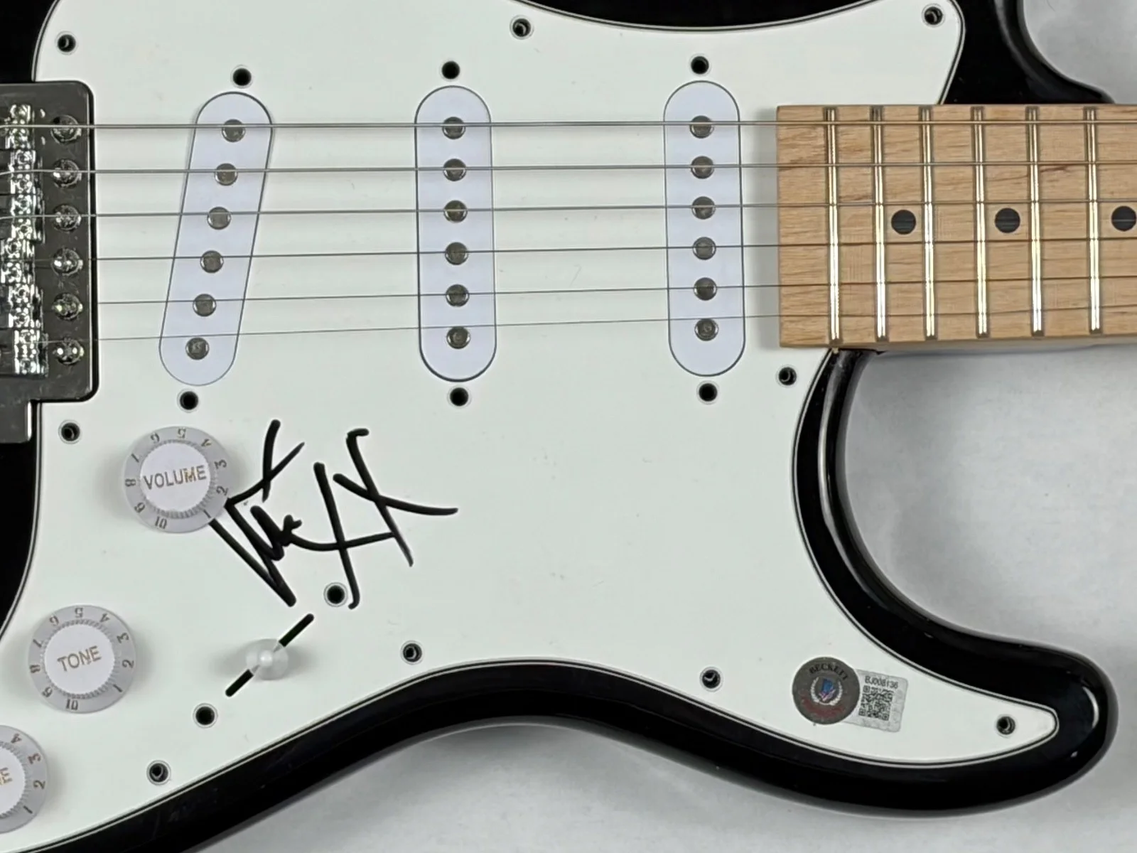Mike Dirnt Green Day Signed Autograph Electric Guitar Band Bassist Beckett COA, изображение 4