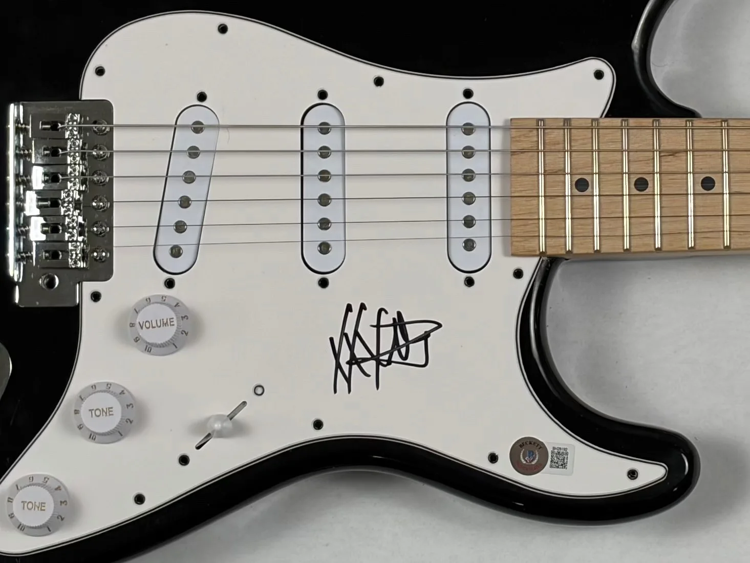 Taylor Momsen The Pretty Reckless Signed Autograph Electric Guitar Beckett COA, image 5