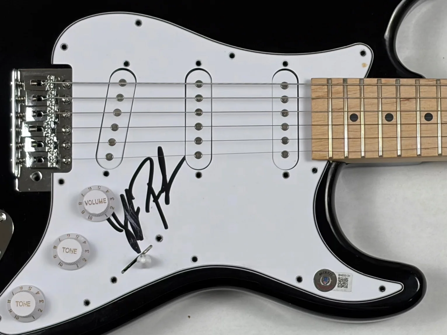 Jeff Pilson Foreigner Signed Autograph Electric Guitar Band Bassist Beckett COA, изображение 4