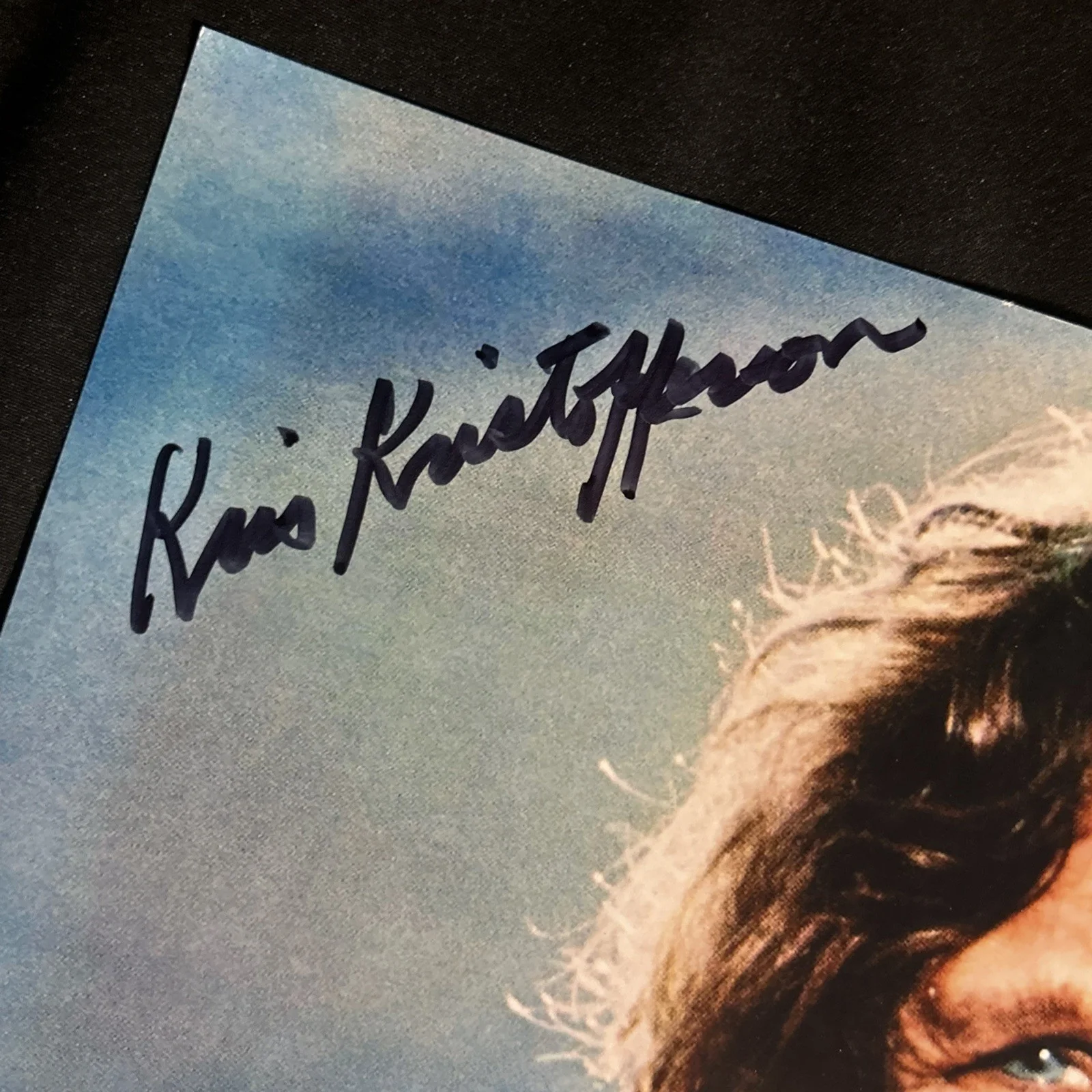 Kris Kristofferson Autographed Photo PSA With PERSONAL OWNED GUITAR PICK W/ COA, image 5