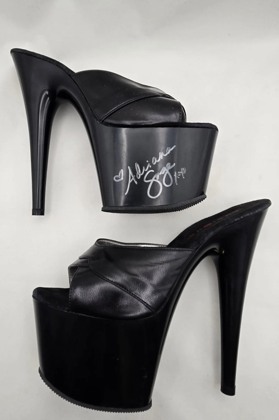 adriana sage — Adriana Sage Signed Personally Owned High Heels W/photos Pornstar Model, изображение 4