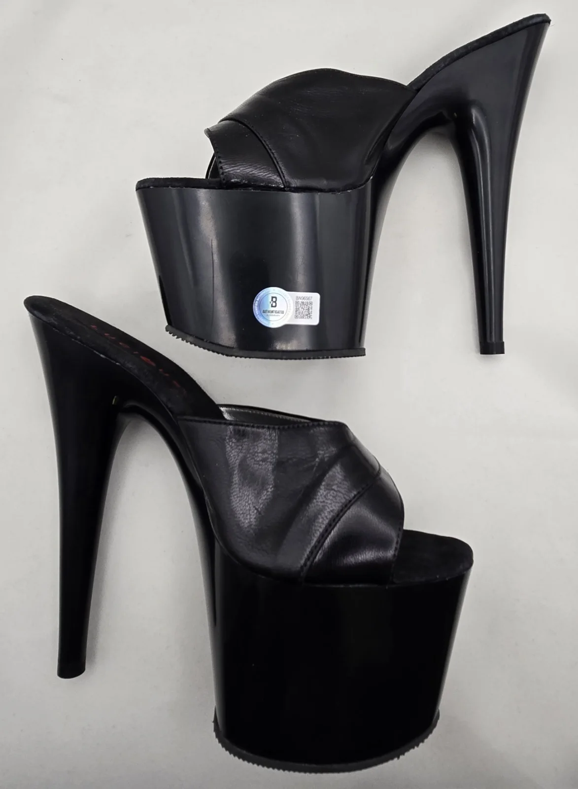 adriana sage — Adriana Sage Signed Personally Owned High Heels W/photos Pornstar Model, изображение 5