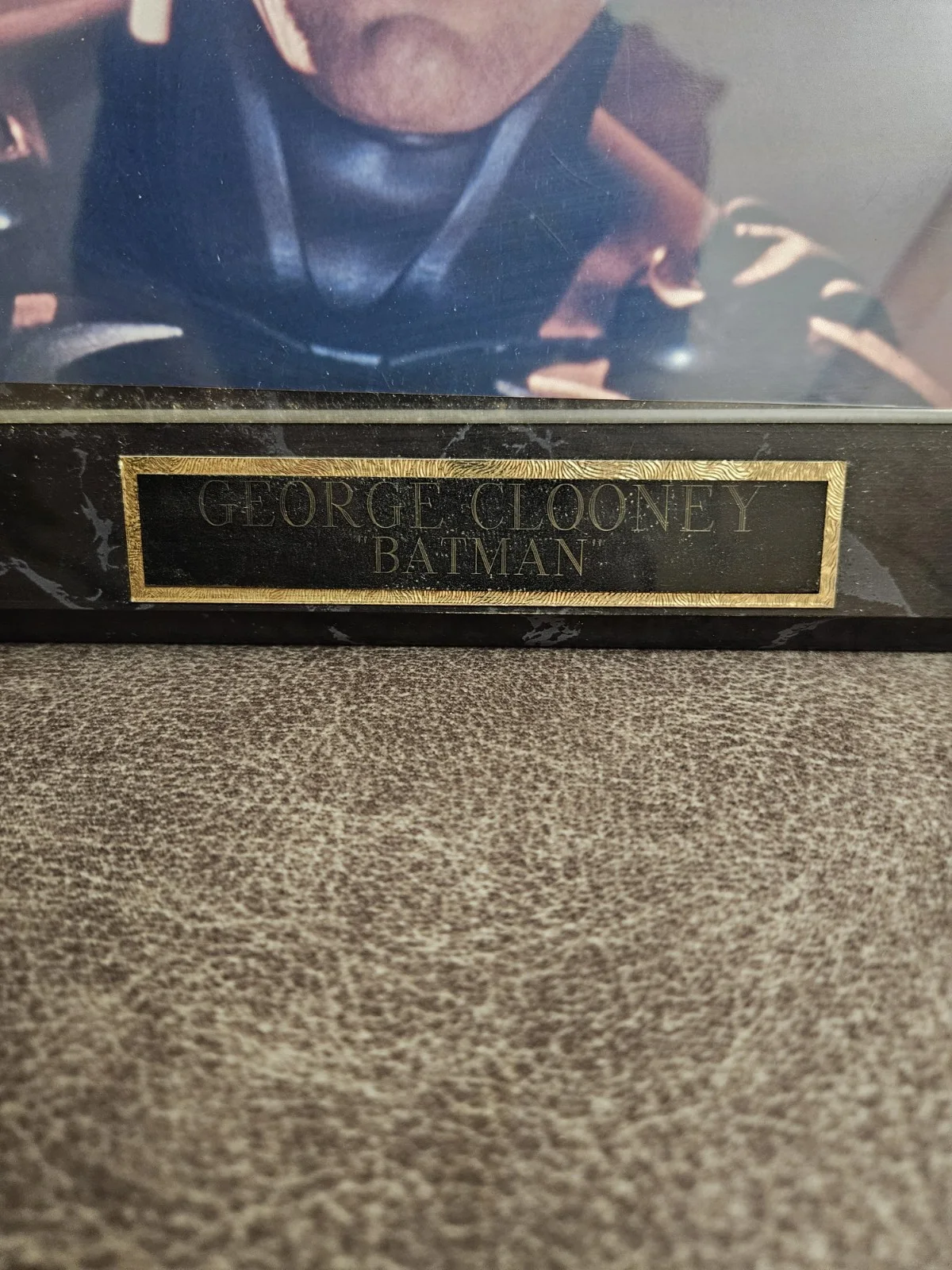 George Clooney — George Clooney / Batman Framed 8 x 10 Autographed Photograph With C0A, изображение 2