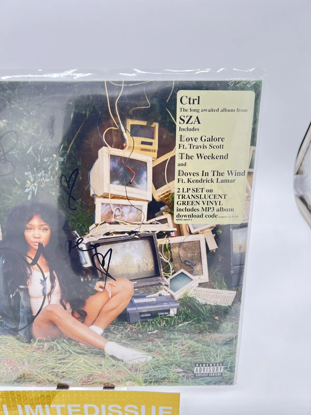 SZA Solána Rowe Signed Autographed CTRL Vinyl LP AUTHENTICATED W/ COA & Receipt, image 4