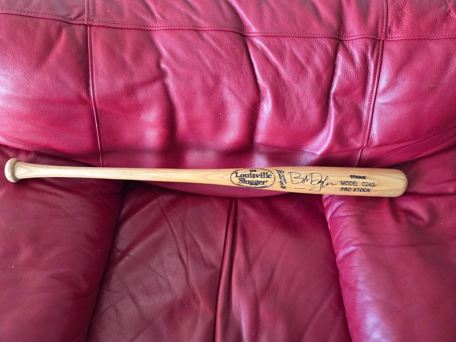 Bob Dylan in Person — BOB DYLAN SIGNED BASEBALL BAT - AUTHENTICATED - FIRE SALE PRICE, image 2