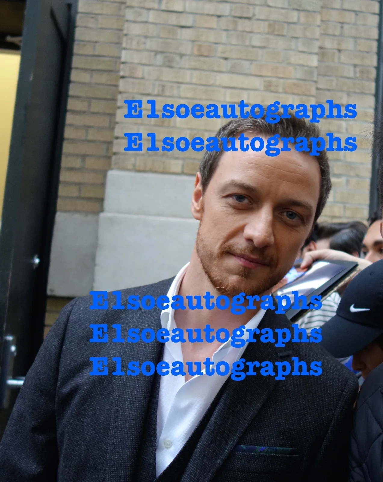 James McAvoy — James McAvoy, Evan Peters, Lana Condor & Alexandra Shipp signed Apocalypse Photo, изображение 2