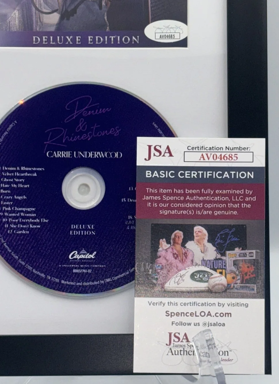 CARRIE UNDERWOOD SIGNED AUTOGRAPHED DENIM RHINESTONES FRAMED & MATTED CD JSA COA, изображение 2
