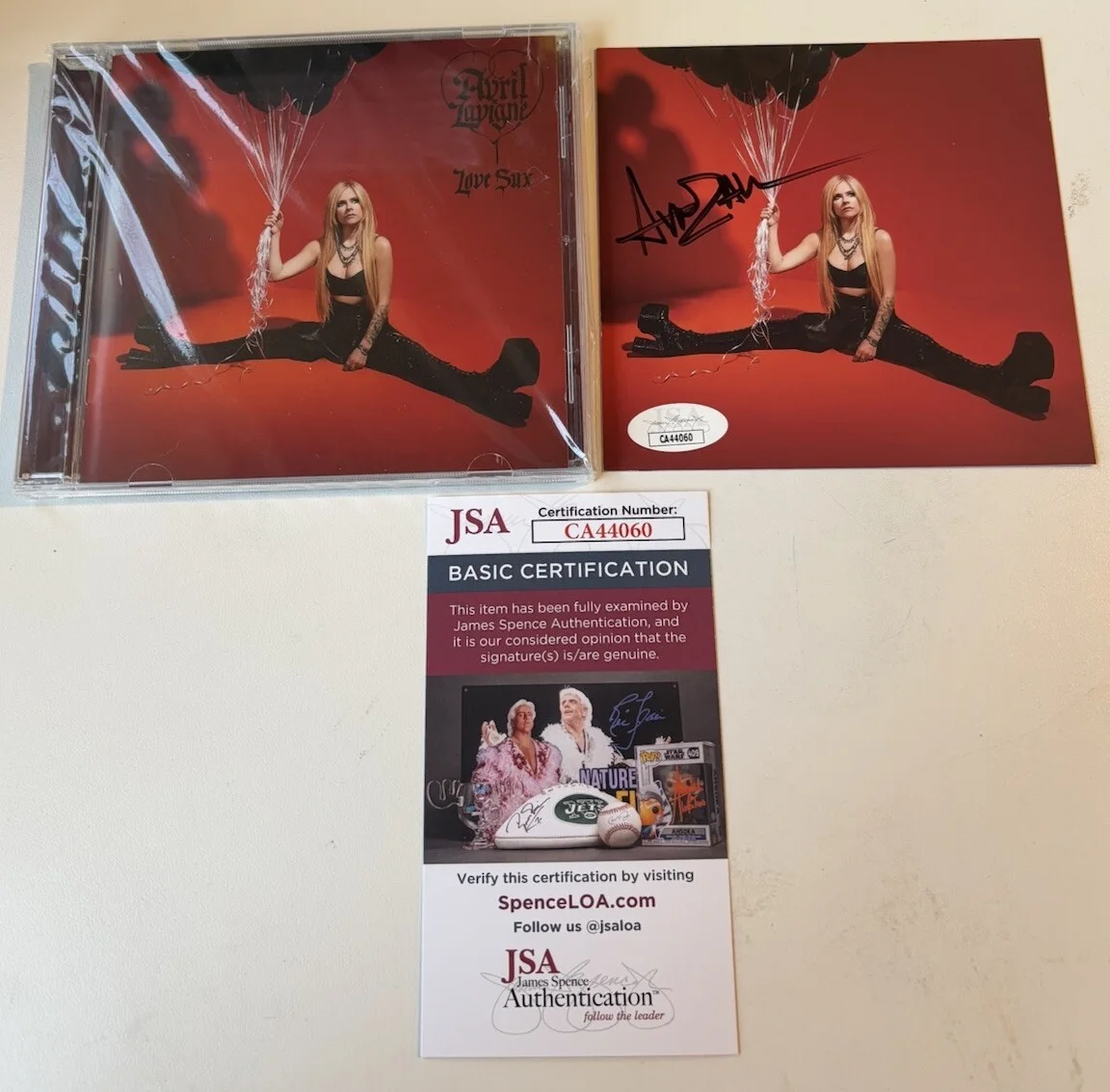 AVRIL LAVIGNE LOVE SUX SIGNED AUTOGRAPHED ART CARD & NEW CD JSA COA CA44060 RARE, изображение 2