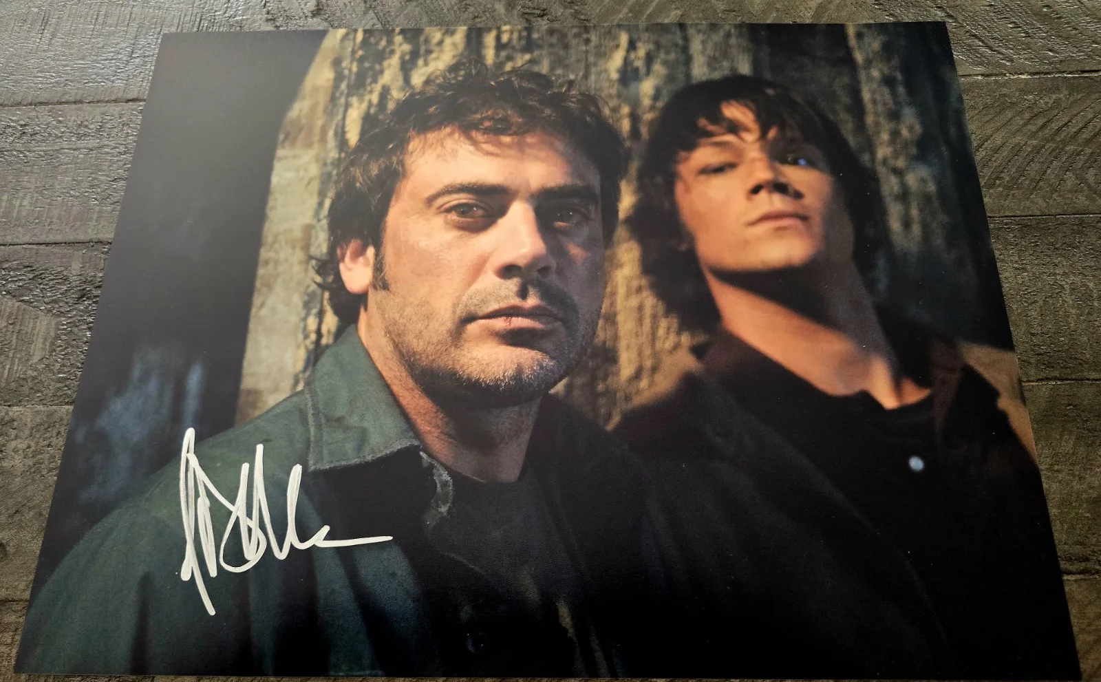 Jeffrey Dean Morgan — Jeffrey Dean Morgan Signed 11x14 Supernatural Leeloo Multiprops KAPOW