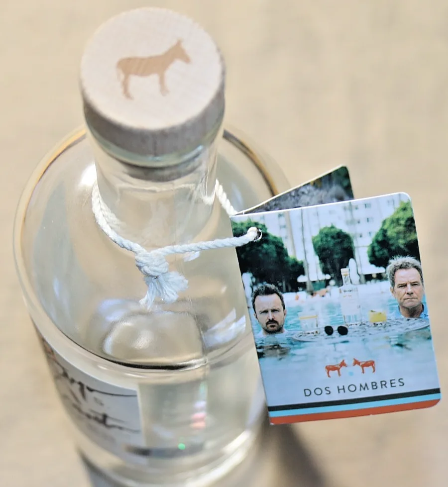 DOS HOMBRES SIGNED EMPTY BOTTLE Breaking Bad BRYAN CRANSTON & AARON PAUL Hangtag, image 3