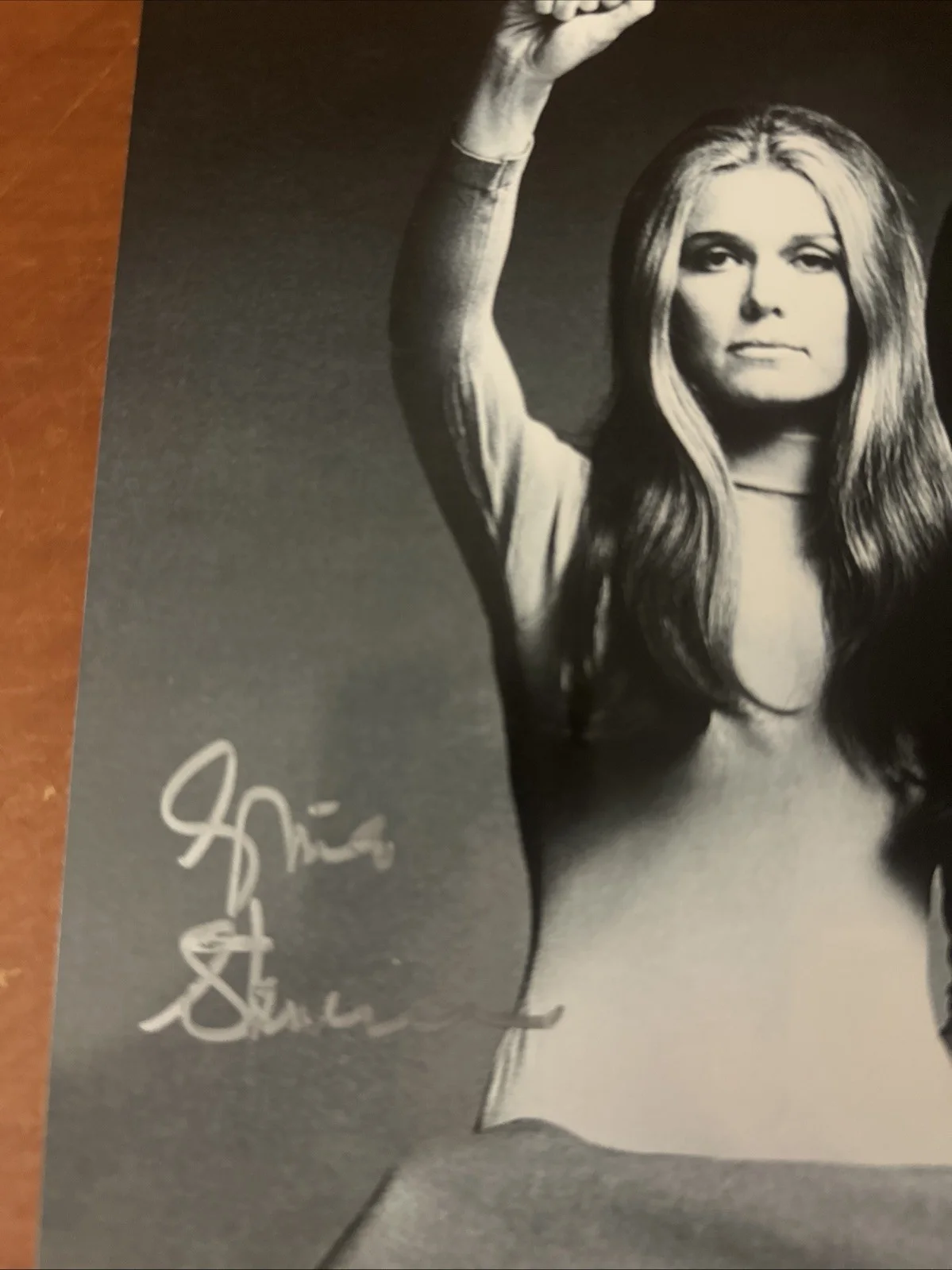 Gloria Steinem Autographed/ Signed 8 X 10 Photo Feminist Activist, изображение 2