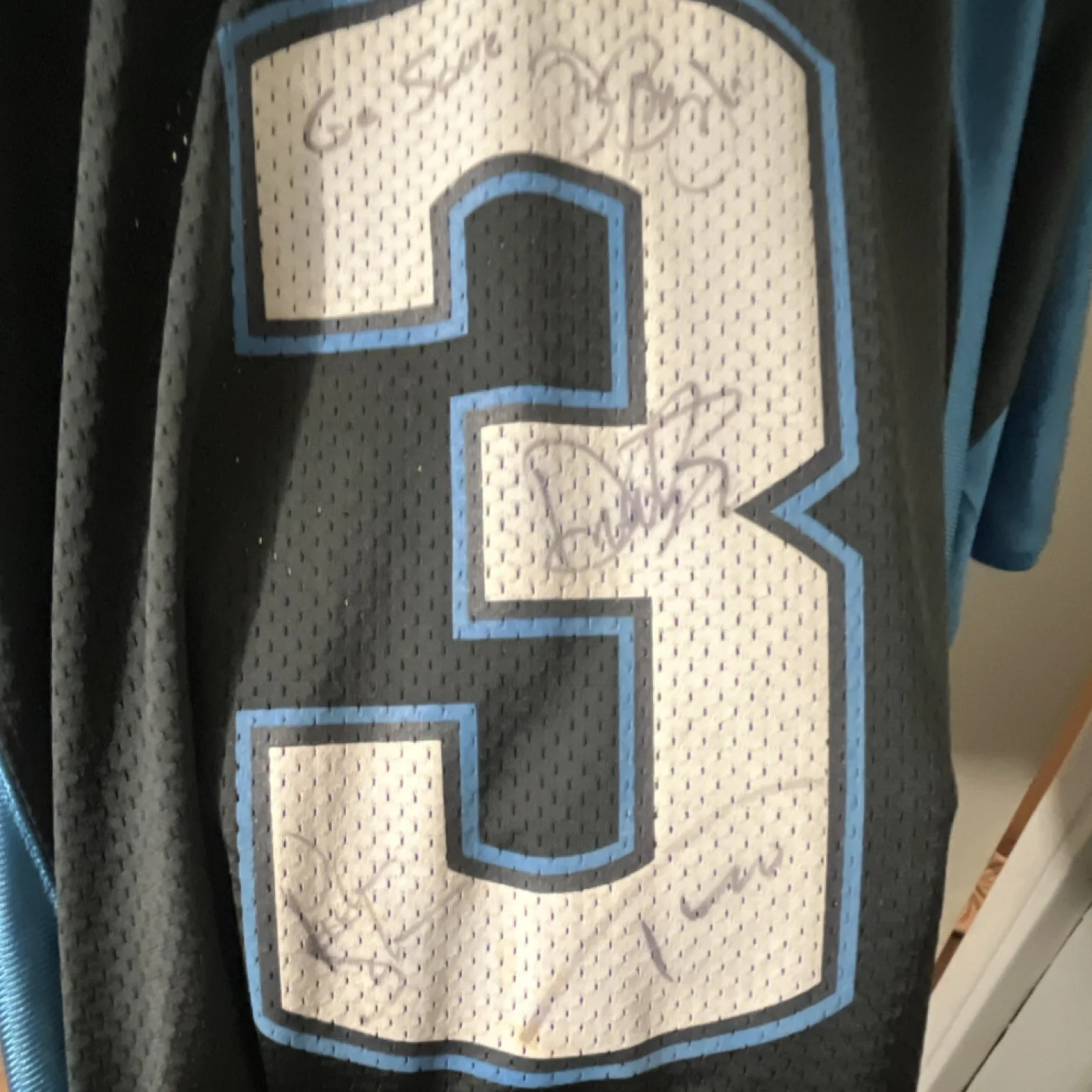 Bon Jovi Signed #3 Jersey Black/Blue “BON JOVI” “SOUL” Autographed, изображение 2